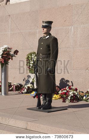 Riga, Latvia Ã¢Â?Â? November 18, 2009: Guard Of Honor At A Monument To Freedom