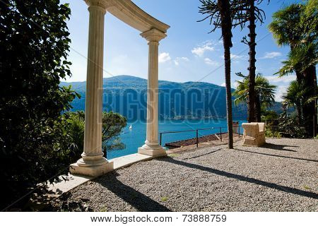 Garden in Morcote, view lake 