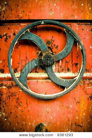 Rusty sul metallo ruota sterzo