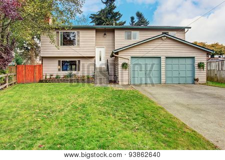 Traditional Northwest House With Garage.
