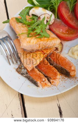Grilled Samon Filet With Vegetables Salad