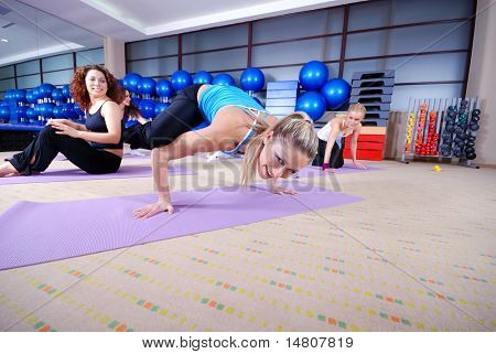 handstand sobre yoga mate
