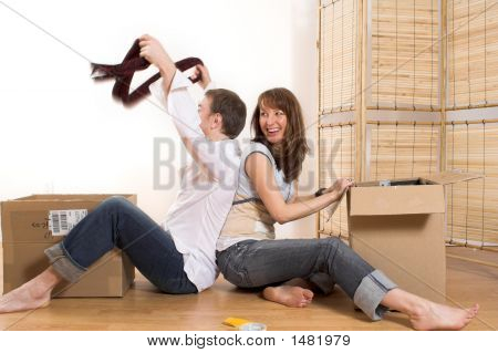 En el apartamento de la pareja