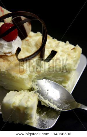 Sansrival blanco bizcocho con Glasé rectángulo corte