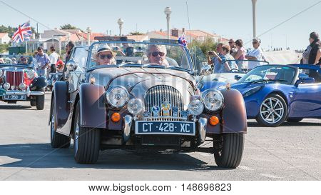 Parade Of Beautiful Old English Cars