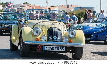 Parade Of Beautiful Old English Cars