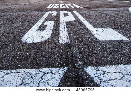 gasoline and GPL signal in a rest area