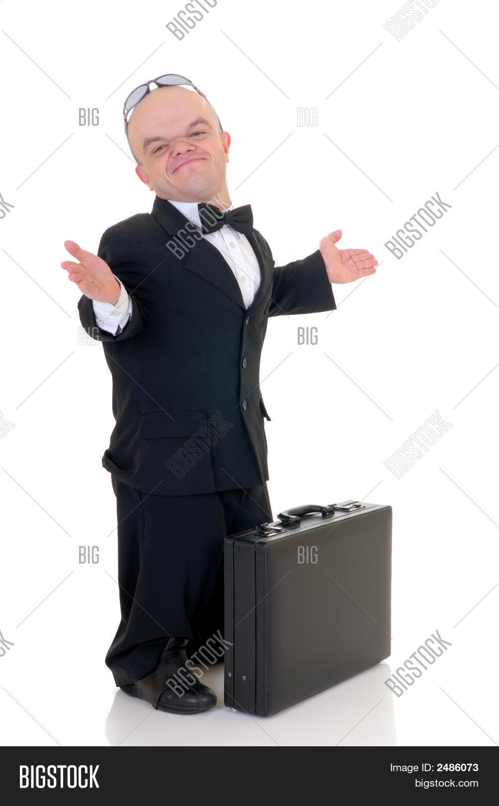 Лицо лилипута. Розовый лилипут человечек. Little dwarf. Люди карлики. Little dwarf 24.