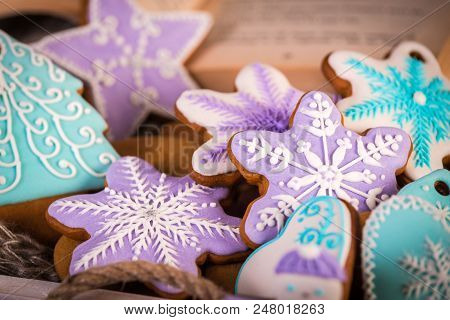 Gingerbread Christmas Cookies, Snowflakes An Gingerman. Knitted Scarf And Cinnamon Sticks. 2019 New 