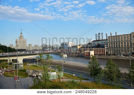 Moscow, Russia - June 23, 2018: Floating Bridge In Zaryadye Park In Moscow Centre. Zaryadye Is One O