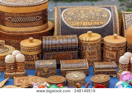 Russia, Suzdal, September 2017. Sale Of Souvenirs From Birch Bark Handmade.