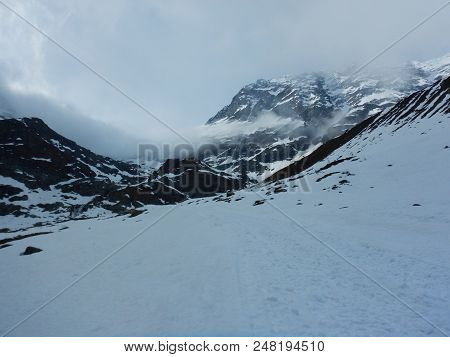 Beautiful Early Spring Skitouring In Otztal Alps