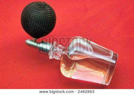 Profumo posa sul rosso 2