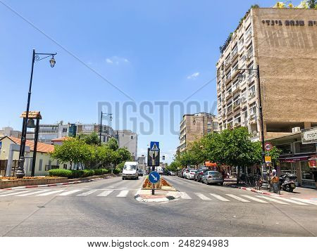 Rishon Le Zion, Israel -  June 18, 2018: Rothschild Street In The Center Of Rishon Le Zion, Israel