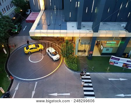 Bangkok, Thailand - May 04, 2018 : Top View Of Temporary Parking In Front Of Ibis Siam Hotel And Peo