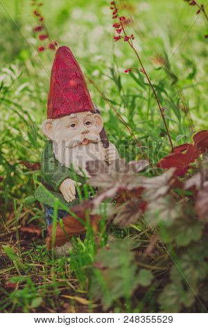 Cute Little Gnome Garden Model, Summer Decorative Statue, Outdoor Sculpture, Fantasy Figure In Grass