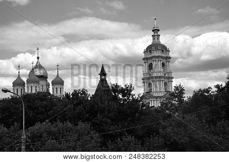 Novospassky Monastery -- Historically Stauropegial Monastery In Moscow For Taganai On Krutitsky Hill