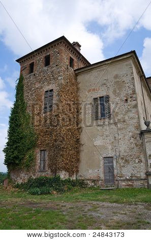 ปราสาท Agazzano Emilia-Romagna อิตาลี