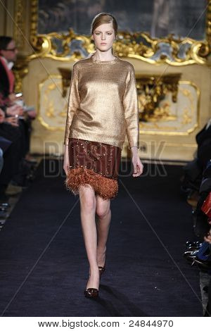 Aquilano Rimondi - pas startowy - kolekcja jesień/zima 2011 - Milan Fashion Week