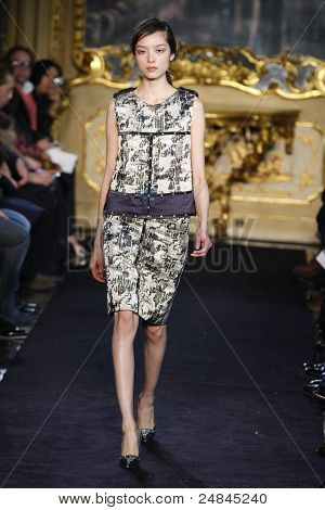Aquilano Rimondi - pas startowy - kolekcja jesień/zima 2011 - Milan Fashion Week