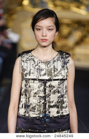 Aquilano Rimondi - pas startowy - kolekcja jesień/zima 2011 - Milan Fashion Week