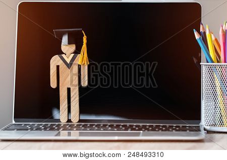E-learning Online Back To School Concept People Sign Wood With Black Graduation Celebrating Cap On C