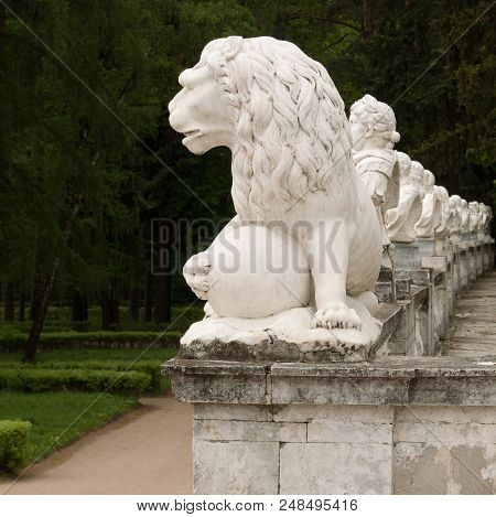 Park Sculpture, Lion, Busts. Arkhangelskoye, Moscow Region. Хviii Century.