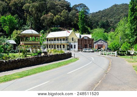 Walhalla, Australia - October 18, 2015: The Vintage Style Star Hotel Was Built In 1998 And Offers Ac