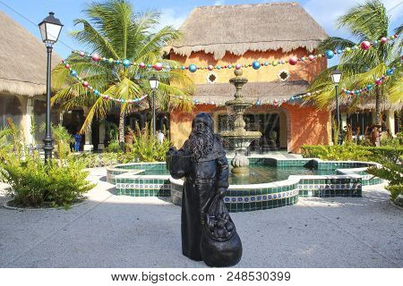 Mexico, Riviera Maya Coast, Grand Palladium Colonial Hotel, 12/03/2014