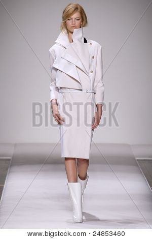 Gianfranco Ferre ฤดูใบไม้ร่วง/ฤดูหนาว 2011 คอลเลกชัน - มิลาน