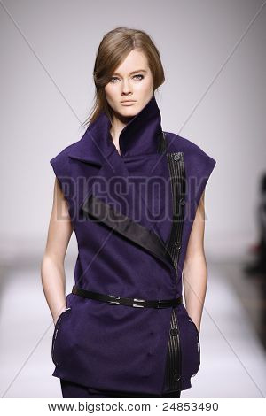 Gianfranco Ferre ฤดูใบไม้ร่วง/ฤดูหนาว 2011 คอลเลกชัน - มิลาน
