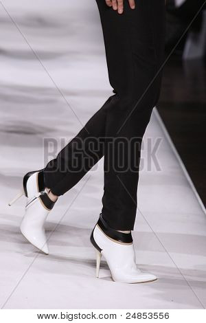 Gianfranco Ferre ฤดูใบไม้ร่วง/ฤดูหนาว 2011 คอลเลกชัน - มิลาน