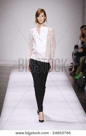 Gianfranco Ferre ฤดูใบไม้ร่วง/ฤดูหนาว 2011 คอลเลกชัน - มิลาน