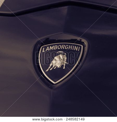 Vintage Tone Lamborghini Logo On 2018 Rose Gold Chrome Aventador