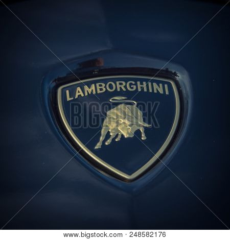 Vintage Tone Lamborghini Logo On 2018 Rose Gold Chrome Aventador