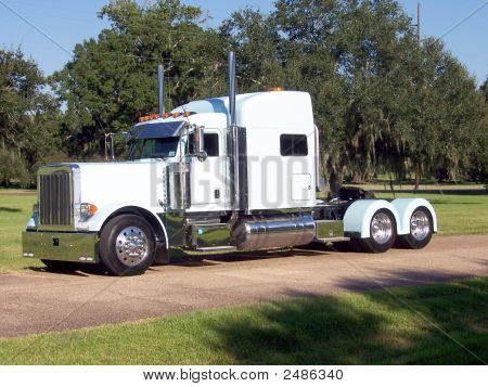 Hvid 18 Wheeler