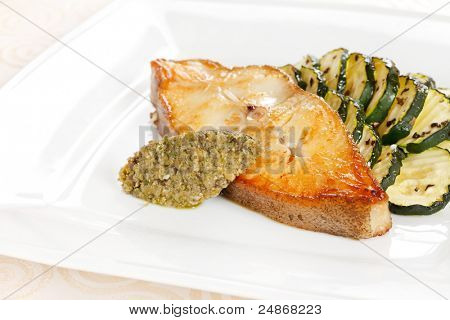 fisk med grøntsager