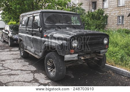 Kazakhstan, Ust-kamenogorsk - 14 June, 2018. Uaz Hunter (uaz-315195). Suv. Black Car.