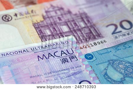 Macau 20 Patacas note closeup
