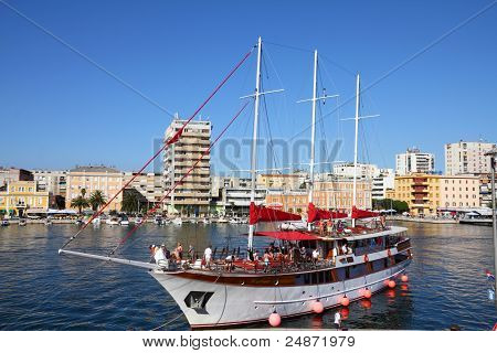 เรือแล่นเรือใบ