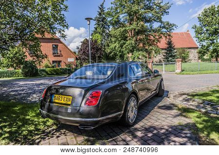 Rathenow Germany August 17, 2014: Bentley Mulsanne And Continental Gt During Test Drive