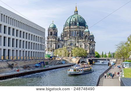 Berlin, Germany - April 22, 2018: River Spree With Tourist Boats, Humboldt Forum Under Construction 