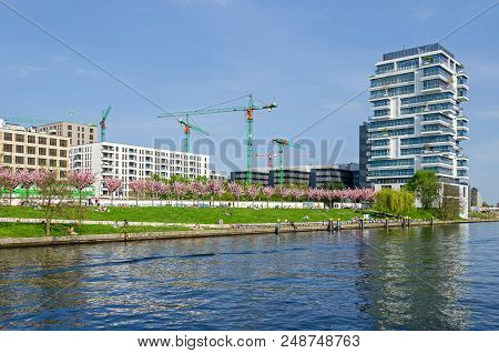 Berlin, Germany - April 22, 2018: Construction Boom In The Center Of Berlin. View Of The Living-leve