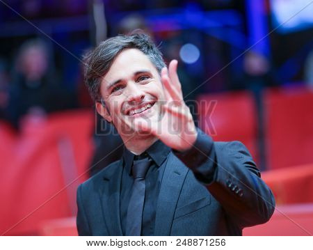 Gael Garcia Bernal poses on the red carpet before the premiere of the film 'Museum' presented in competition during the 68th edition of the Berlinale film festival in Berlin on February 22, 2018.