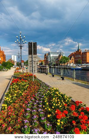 Bydgoszcz, Poland, May 31, 2018: The Waterfront On The River Brda With Beautiful Architecture In Byd