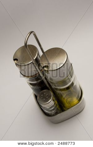 Sůl, pepř, olej a Vinagar