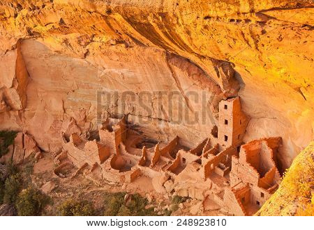 Mesa Verde - Square House Ruin