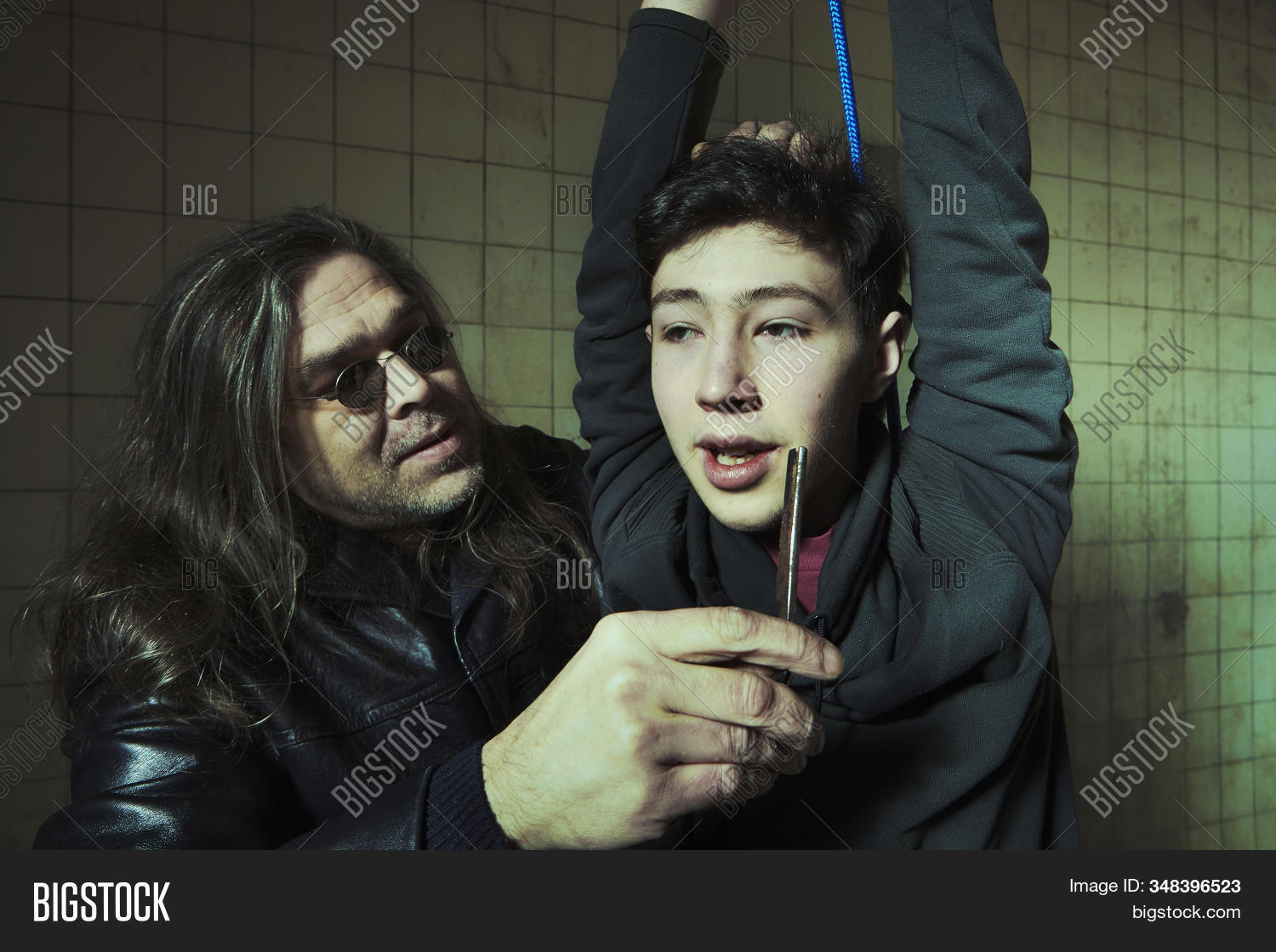 Строгая госпожа. Садистка видео. Садистка видео. Мистресс кармен ривера. Марионетка девушка.