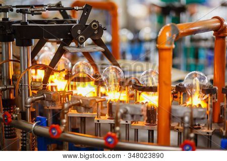 Gas Burner Conveyor For Assembly And Manufacture Of Electric Glass Lamps, Soldering Docking Of Lumin