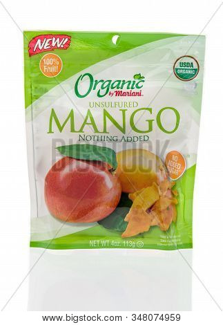 Winneconne, Wi - 27 January 2020 : A Package Of Organic Mariani Mango Snack On An Isolated Backgroun